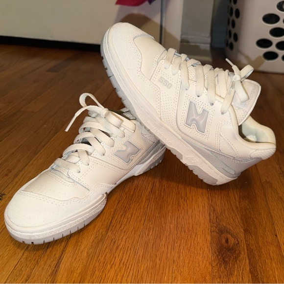 New Balance 550 Women’s 7 - Picture 3 of 6